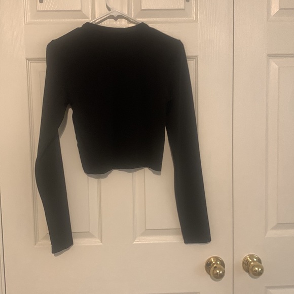 Pre-loved black fitted long sleeve top! - Picture 3 of 3